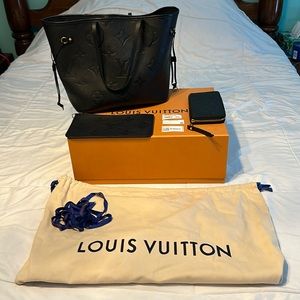 Entire set Louis Vuitton Neverfull MM tote, pochette, wallet, dust bag, and box